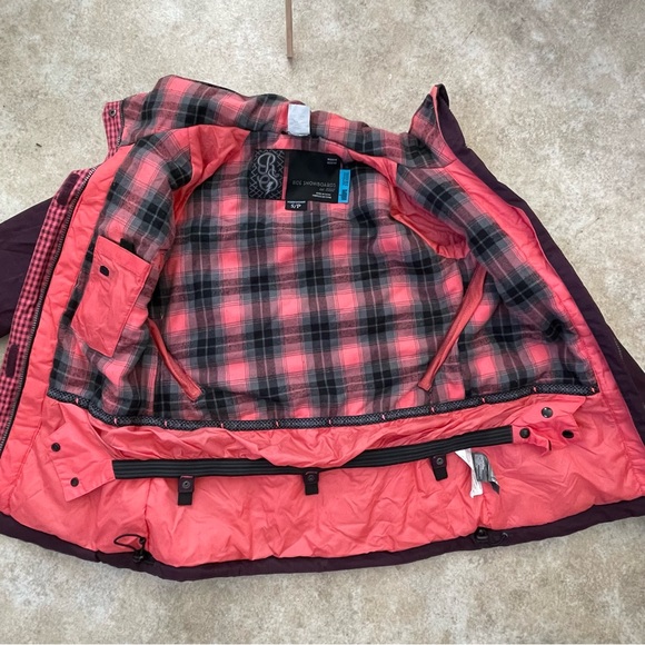 Ride Snowboards Jacket with flannel lining and pockets size small - Picture 4 of 7